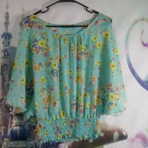 🪶 - Fashion dazzle Blue Floral top